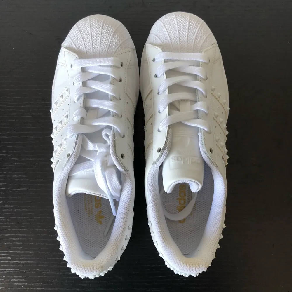 Adidas Studded Superstar Sneakers Spike Athletic Shoes 5.5 - Image 4
