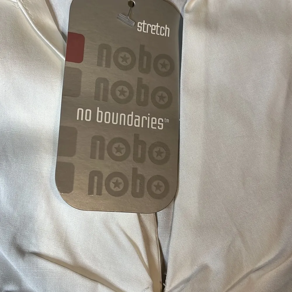 stretch sleeveless woven blouse Junior size medium NWT - Image 4