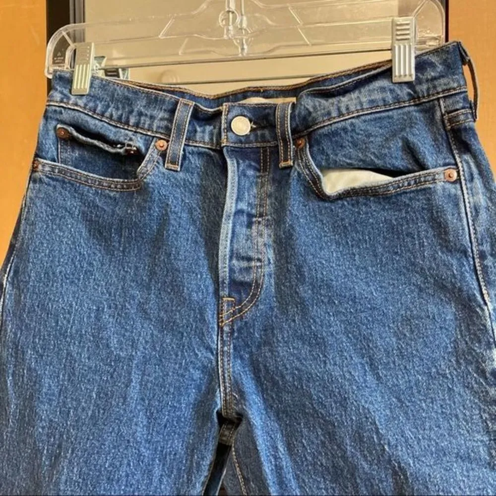 Levi's Premium Wedgie Straight High Rise Raw Hem Jeans Size 28 - Image 5