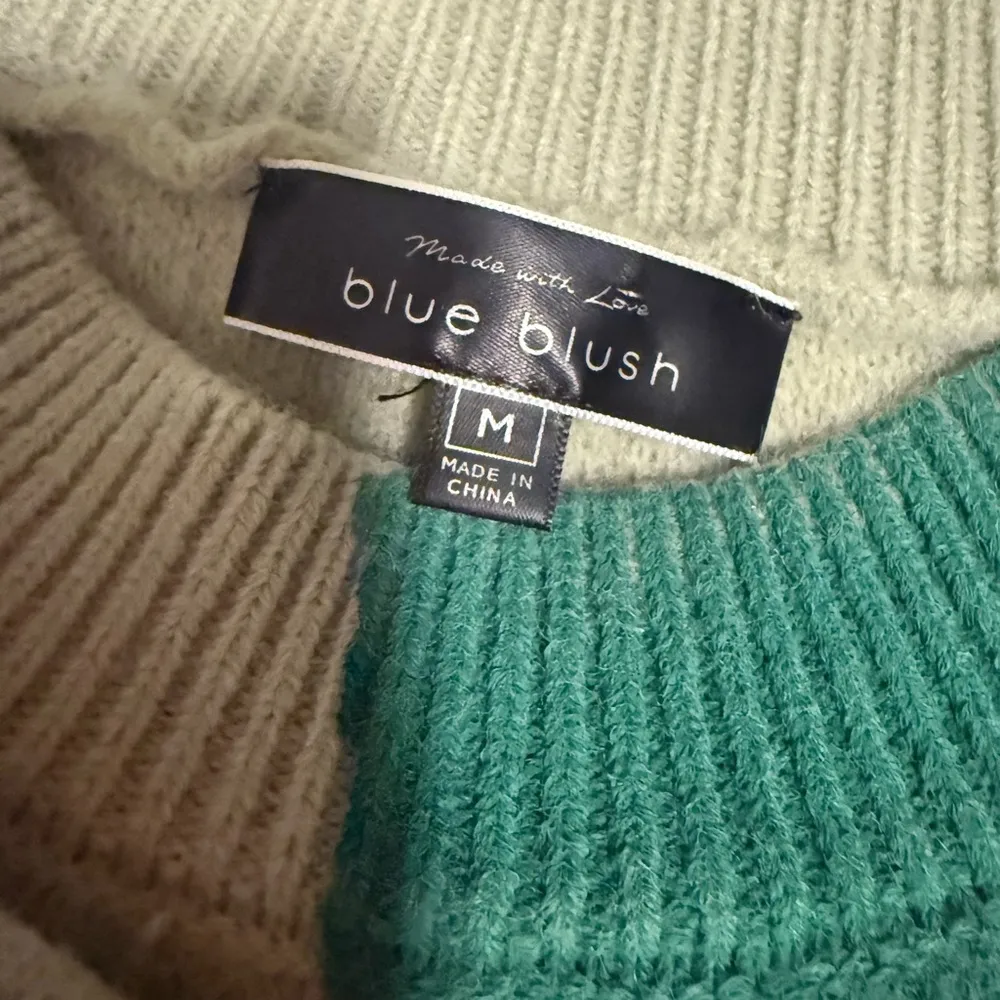 Blue Blush Green Crew Neck Cropped Sweater - Image 4