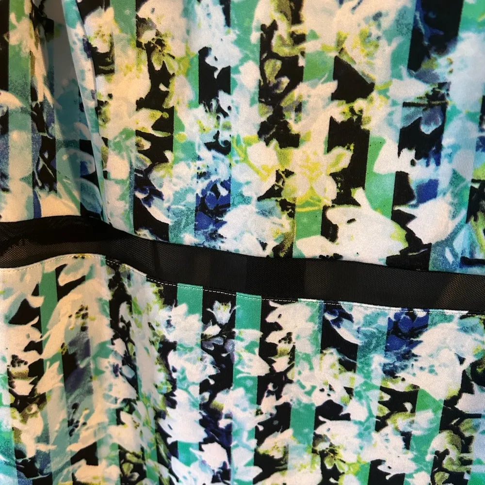 NWT GUESS Green Multi-Floral Scuba Halter Mesh Dress | Women's Sz 10 - Image 4