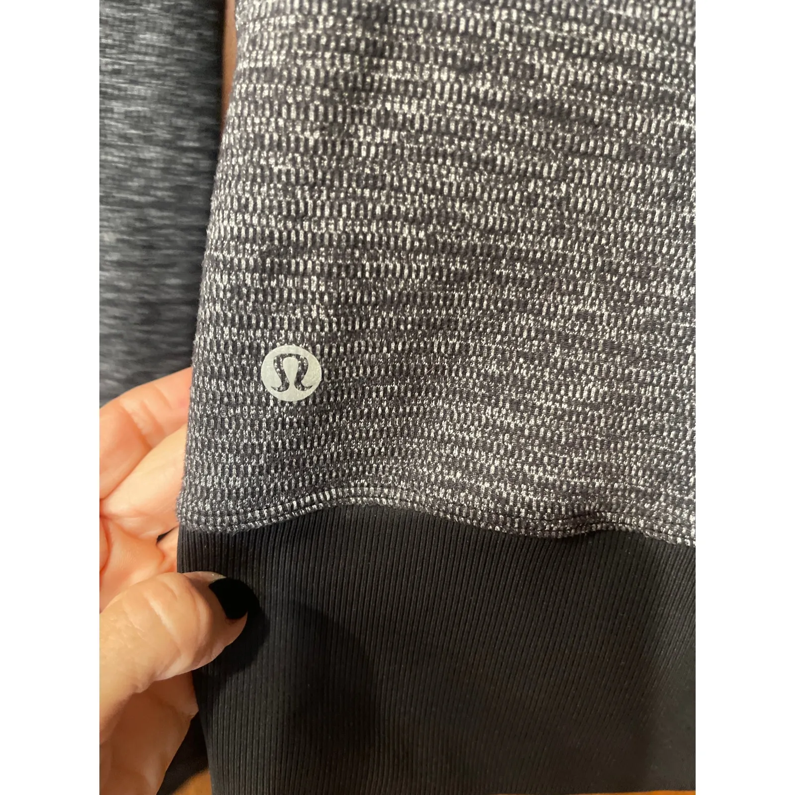 Lululemon Runderful 1/2 Zip Mini Check Pique Black size 6 - Image 7
