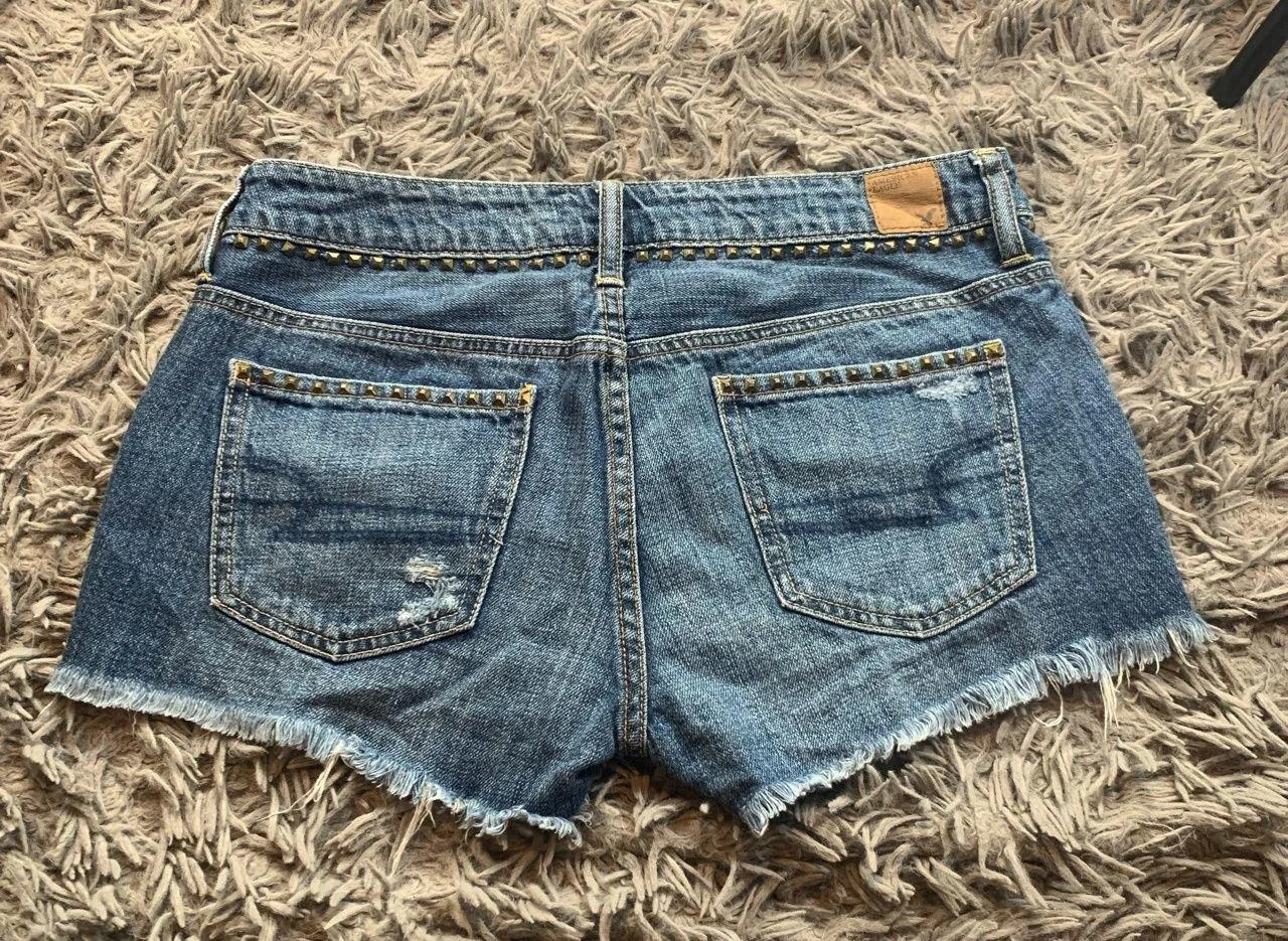Vintage Y2K distressed studded button fly  denim shorts sz 6 - Image 2