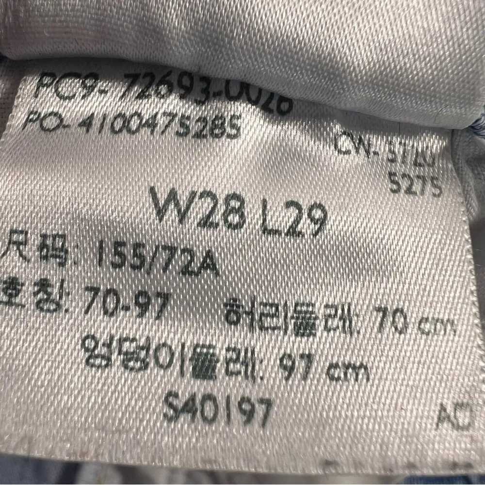 Levi's Ribcage Straight Button Fly Denim Cutoff Shorts Big E size 28 - Image 7