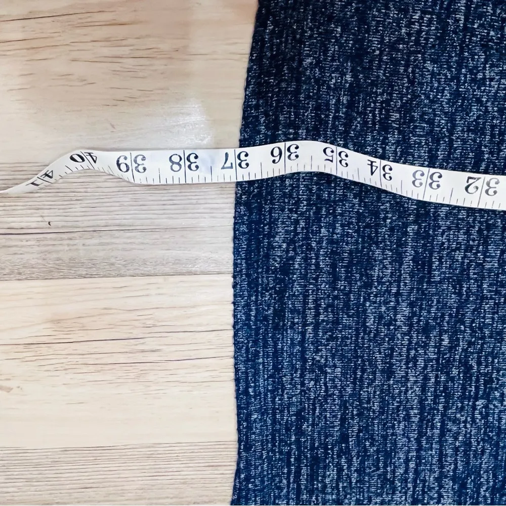 Gap blue cowl neck sweater dress size Medium - Image 3