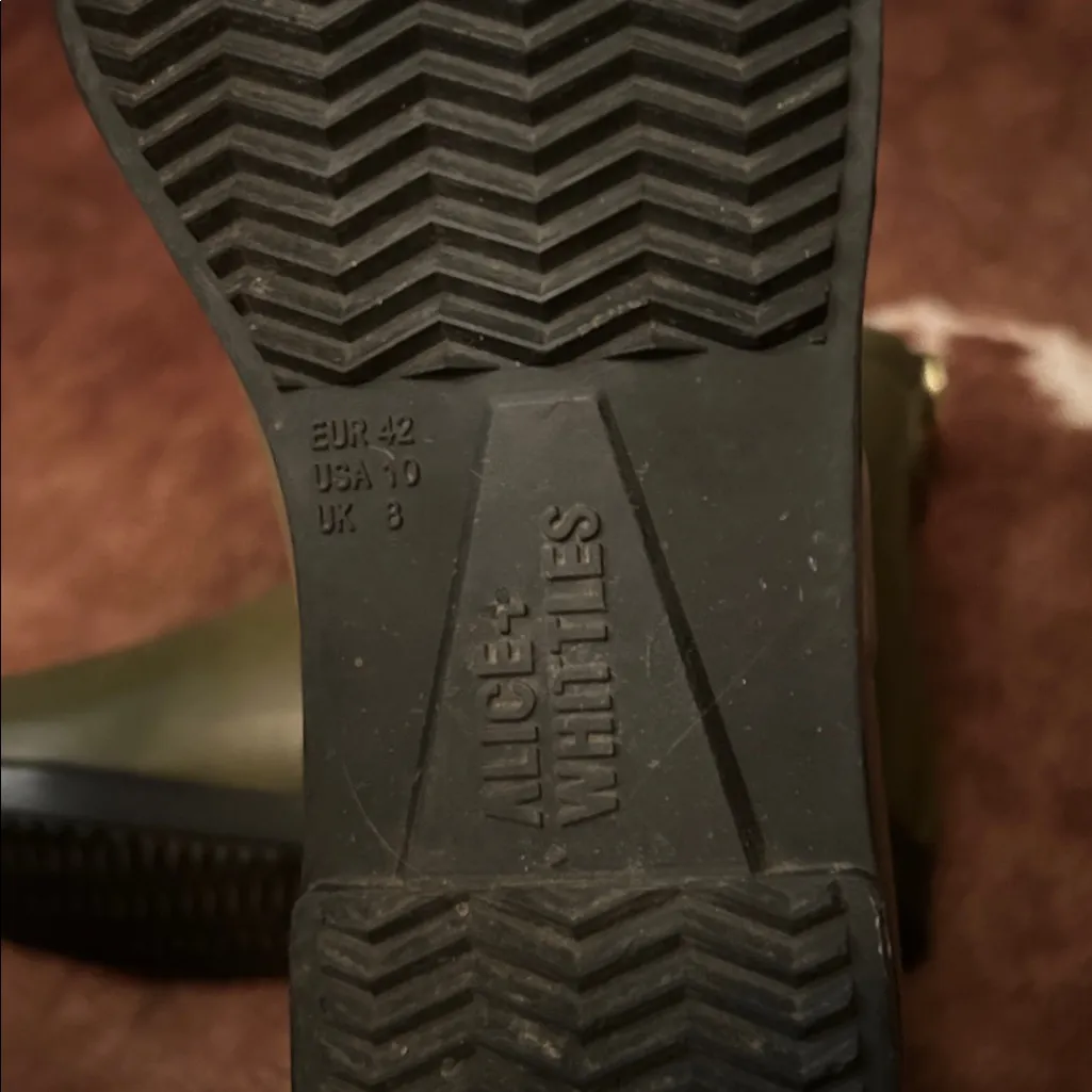 Alice + Whittles Olive Ankle Rain Boot Size 10 Green - Image 6