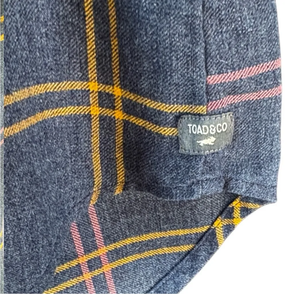 EUC Toad&Co Plaid Button Down Top
Size Large - Image 4