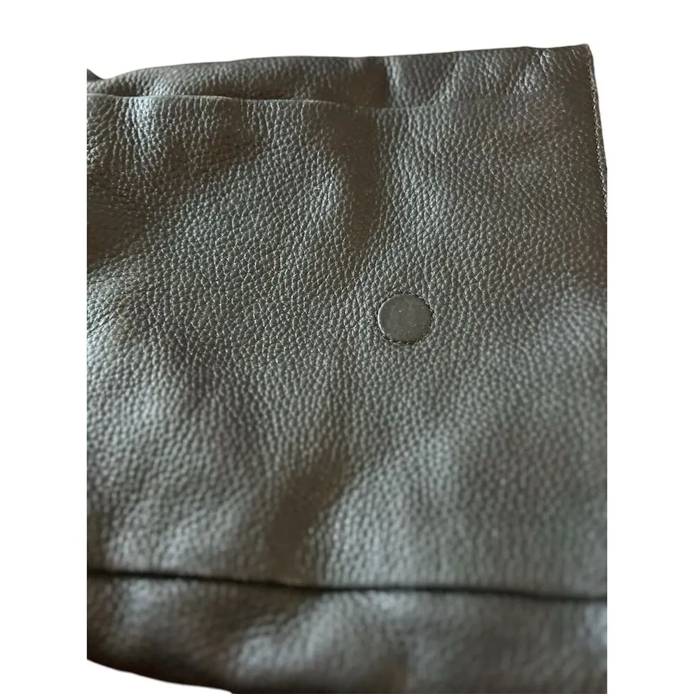 Vince Camuto Women's Black Leather Crossbody Bag Adjustable Strap magnetic snap - Image 2