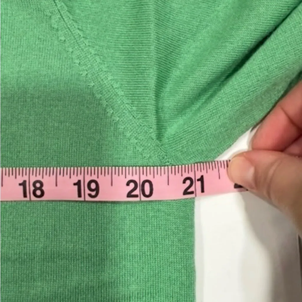 Kinross Women’s cashmere and silk boatneck pullover - Image 4