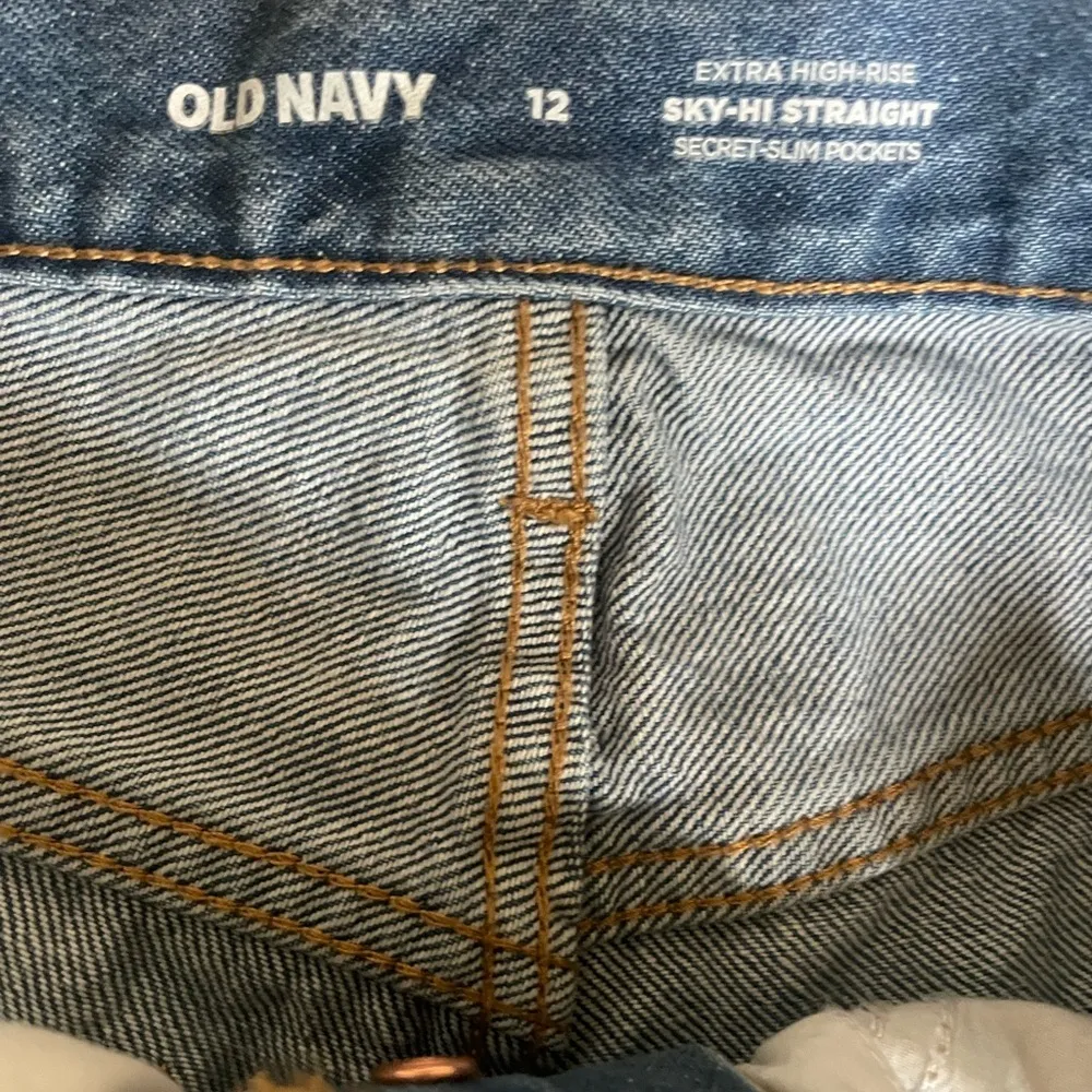 Old Navy Extra High Rise Sky-Hi Straight Distressed Jeans - Image 5