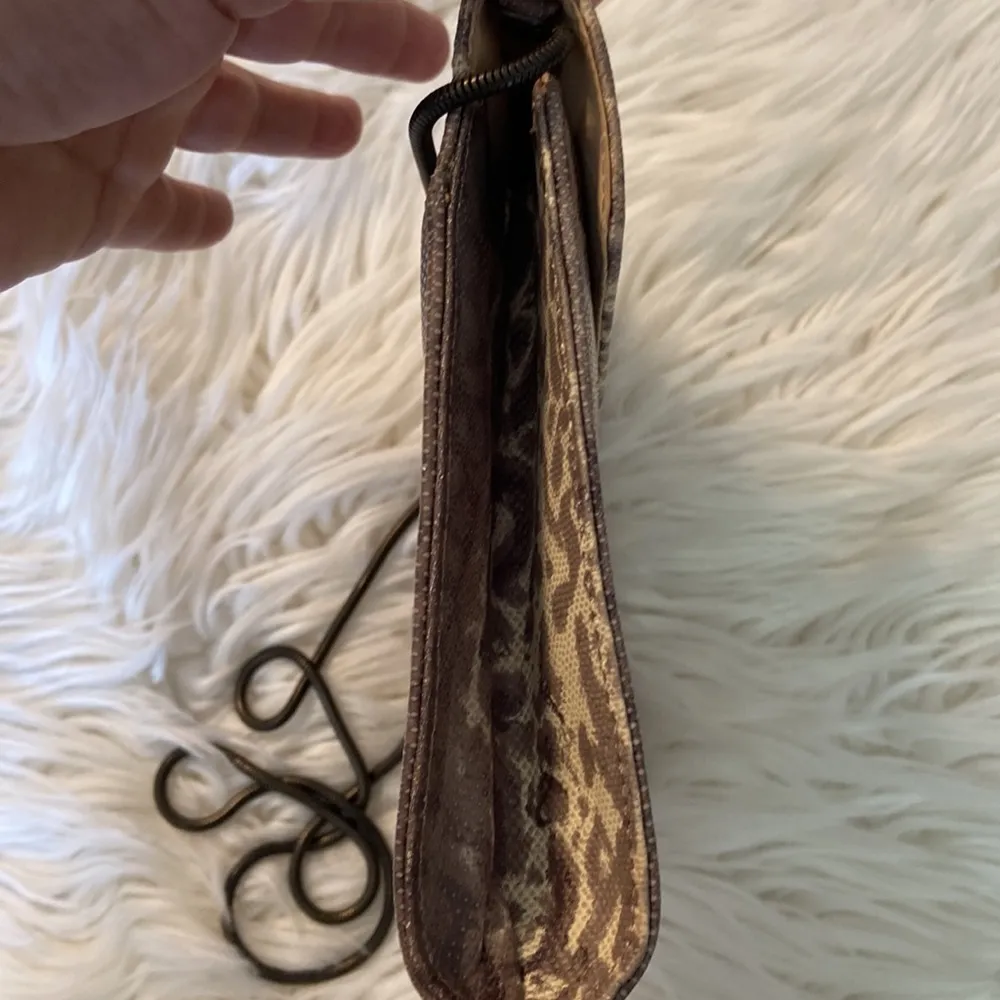 David Dart Purse size long 8.5” and long 8” shoulder sting is 22” not adjustable - Image 6