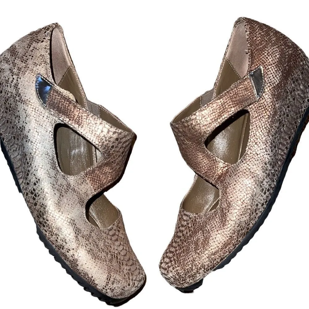Anyi Lu Gold Snakeskin Leather Shoes Size 5 Gold - Image 6