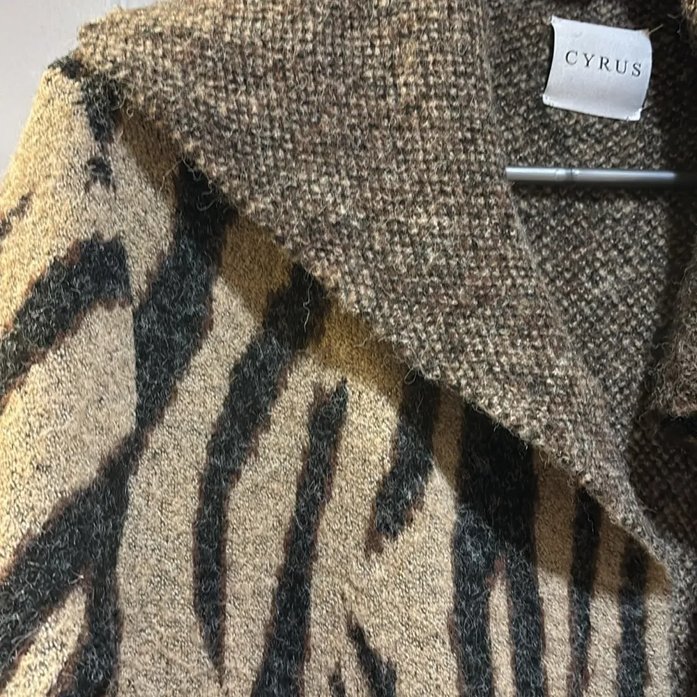 CYRUS BRAND…MIDI LENGTH LONG SLEEVE OPEN FRONT SWEATER SOFT AND COMFY 2 POCKETS - Image 6