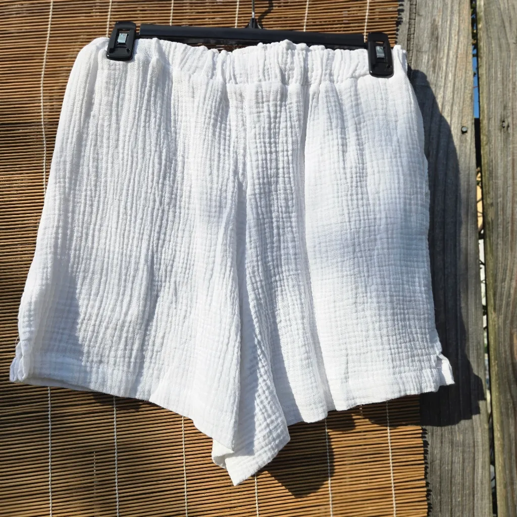NWT White gauze shorts size medium - Image 4