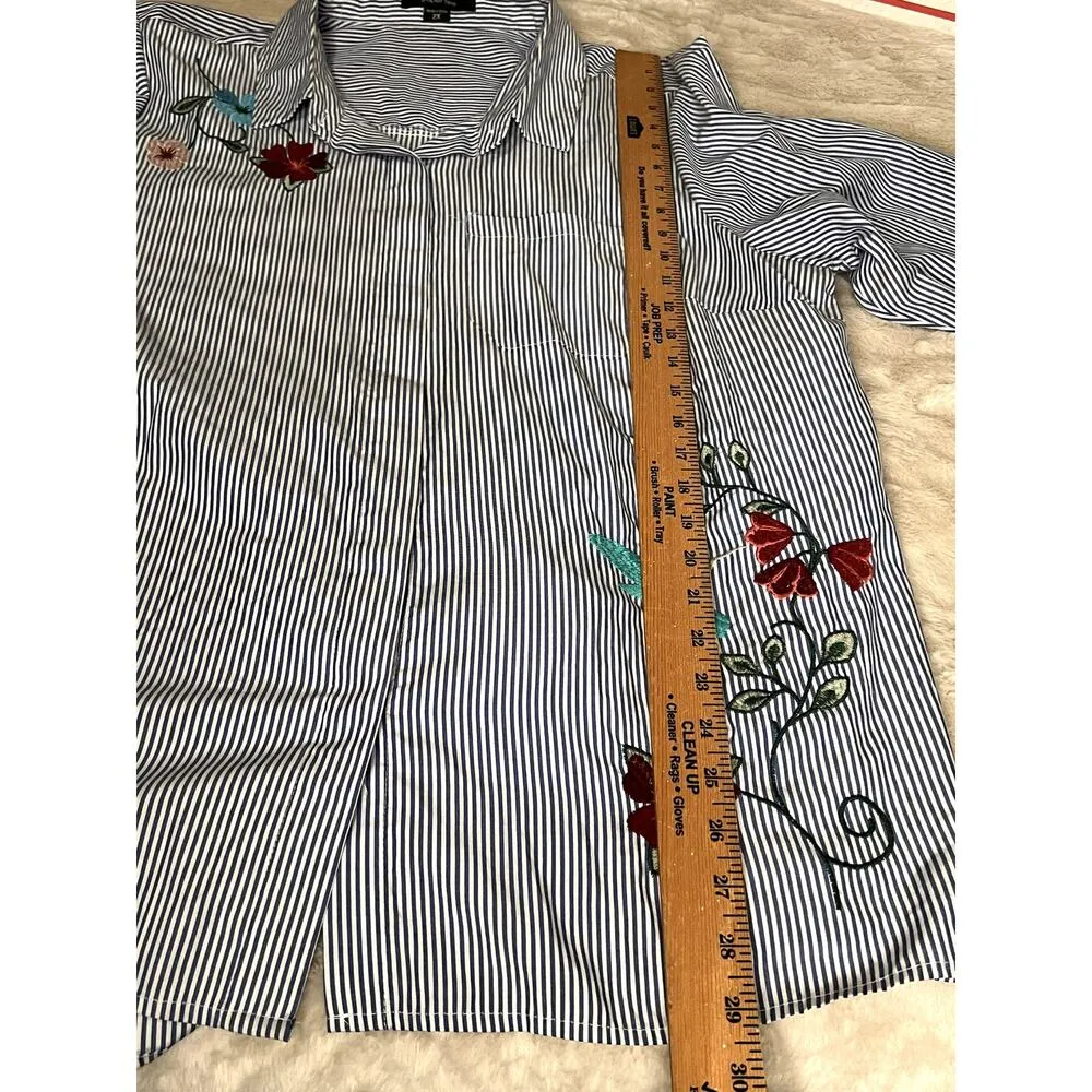 Paper Tee womens size 2X shirt button-up embroidery humming bird  blue/white - Image 5