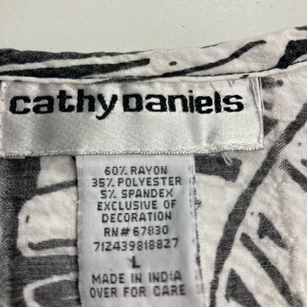 CATHY DANIELS, Women’s top, Size Large, Gray & White Floral, 3/4 length sleeves - Image 4