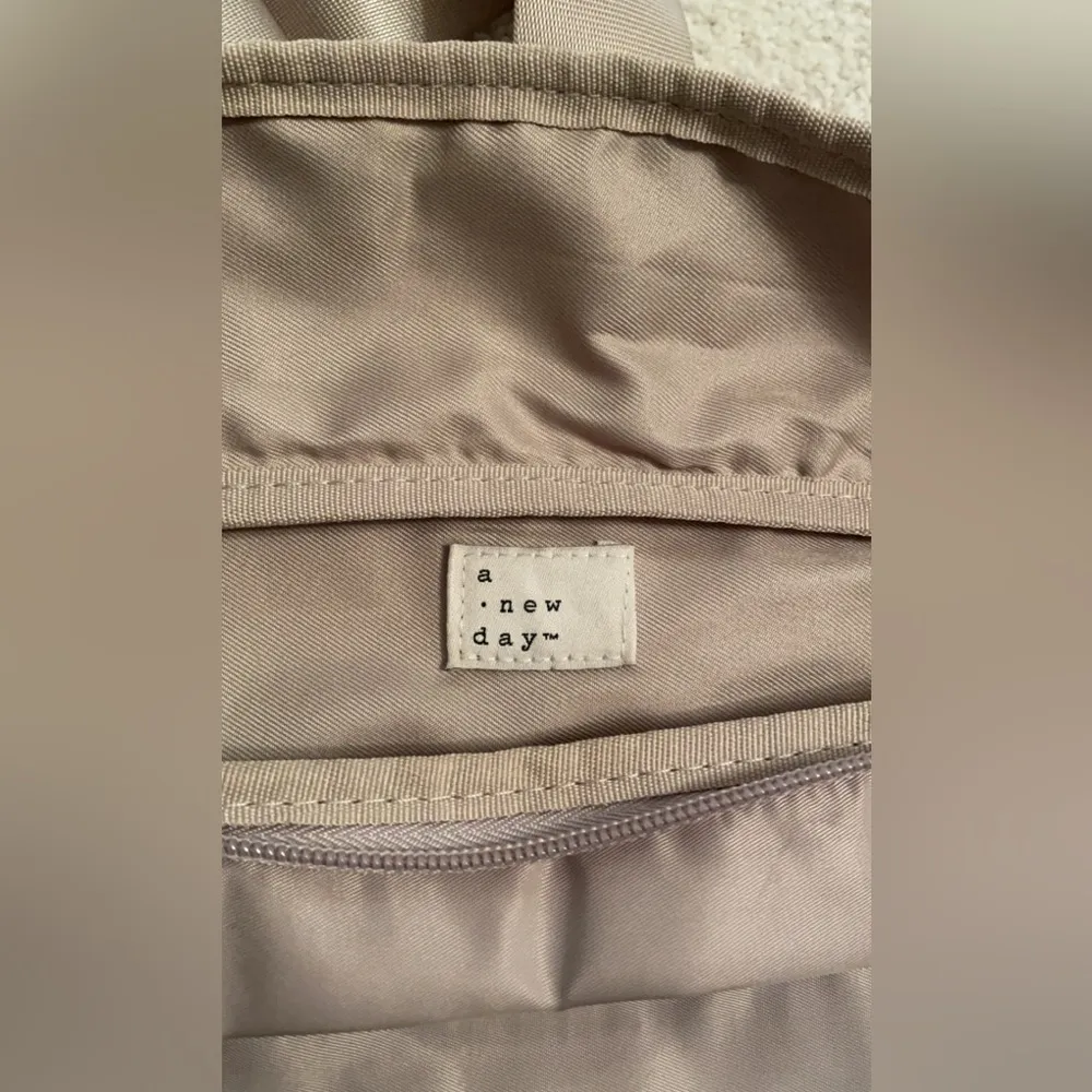 Cute Light Cream / Tan Colored Adjustable Fanny Pack - Image 3