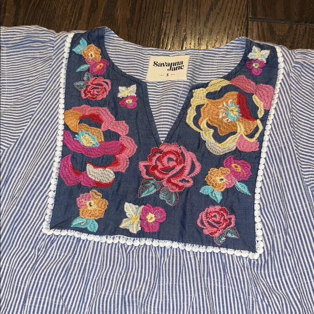 SAVANNA JANE Blue Striped Top with Vibrant Floral Embroidery size small - Image 4