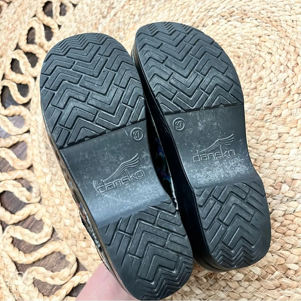 Dansko Big Cat Multi Professional Clogs 37 patent cheetah rainbow - Image 4