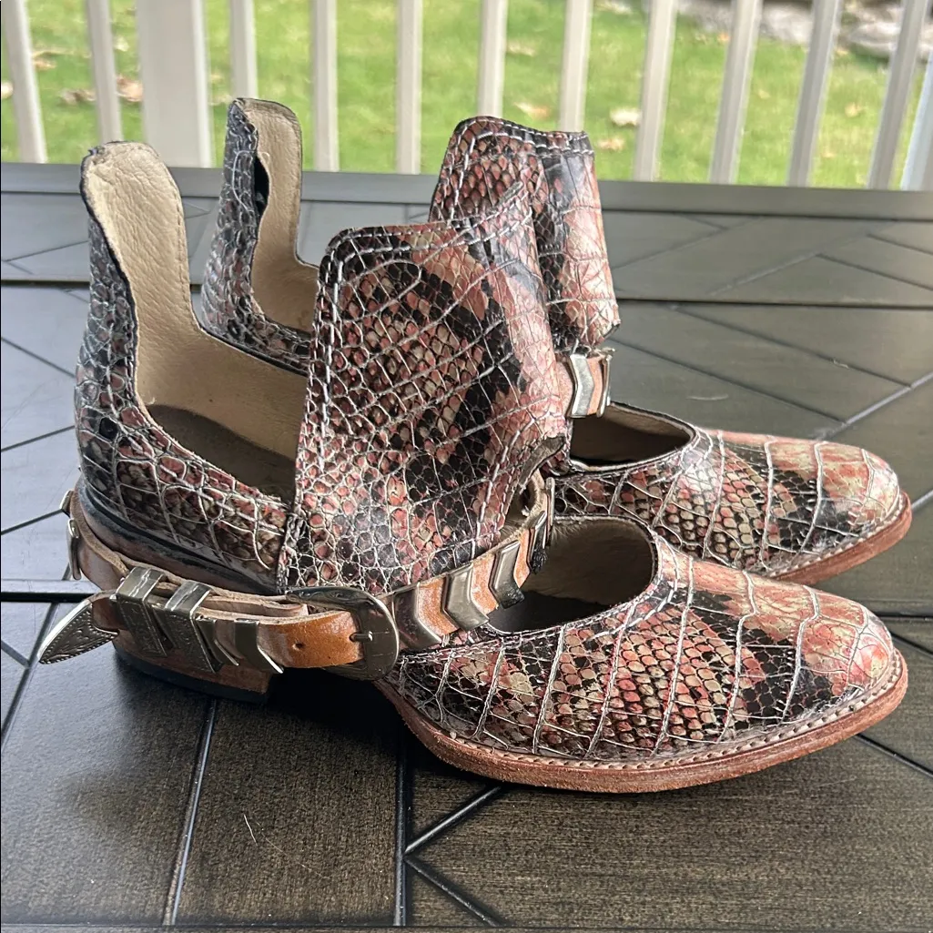 Freebird Blade Croc embossed heeled boot strap buckle western boho chic size 7 M Brown - Image 2