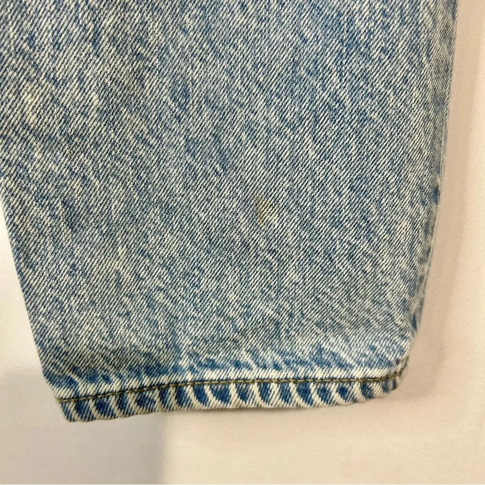 American Eagle Women’s Distressed Mom Jeans Light Blue Wash Size 4 Regular FLAW - Image 11