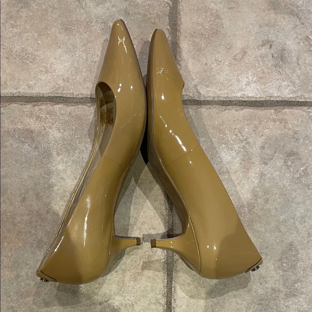 MICHAEL Michael Kors Beige Kitten Heel Size 7 1/2 Tan - Image 4