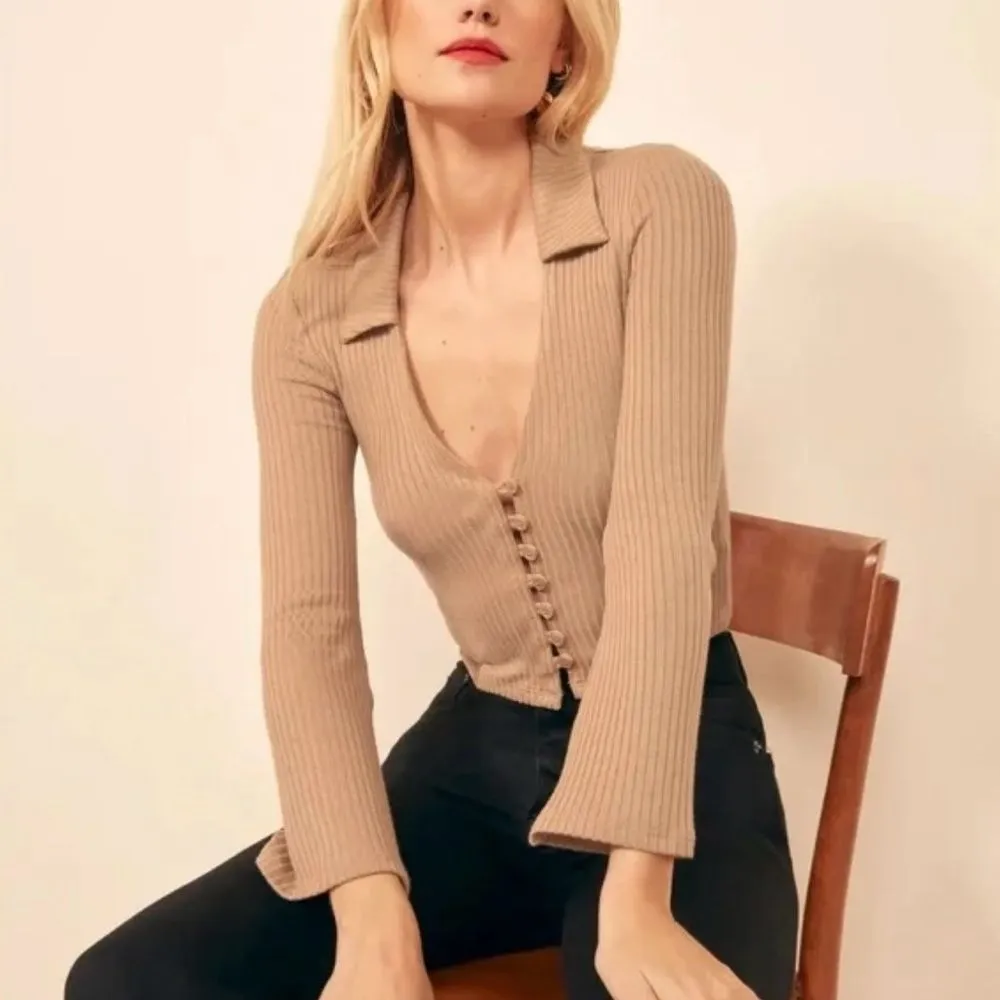 Reformation  Luce neutral ribbed button front bell sleeve top women’s size small - Image 2