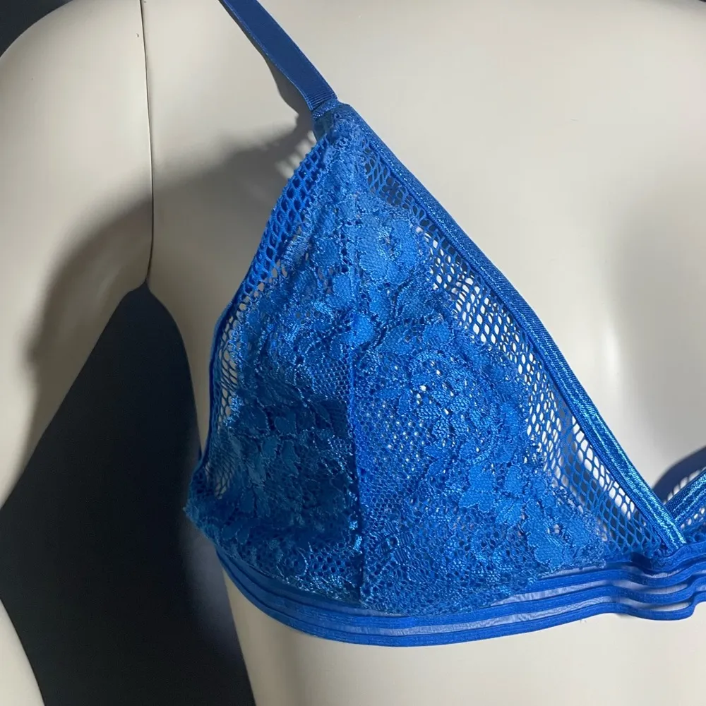 Baci Lingerie Lace and Mesh Bra blue Queen size 14/18 adjustable strap sexy new - Image 4