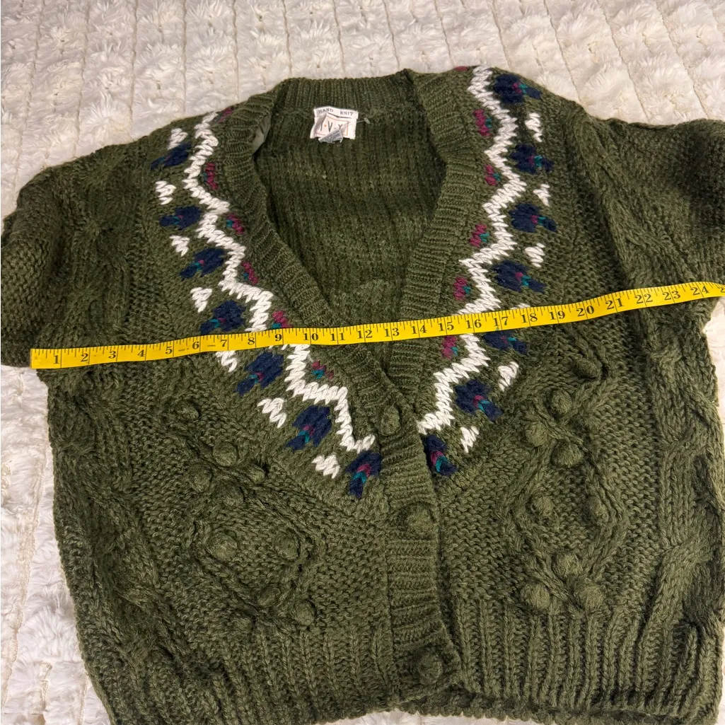 Vintage Ivy Hand Knit Sweater Womens Size Medium V Neck Button up Cardigan. Green - Image 9