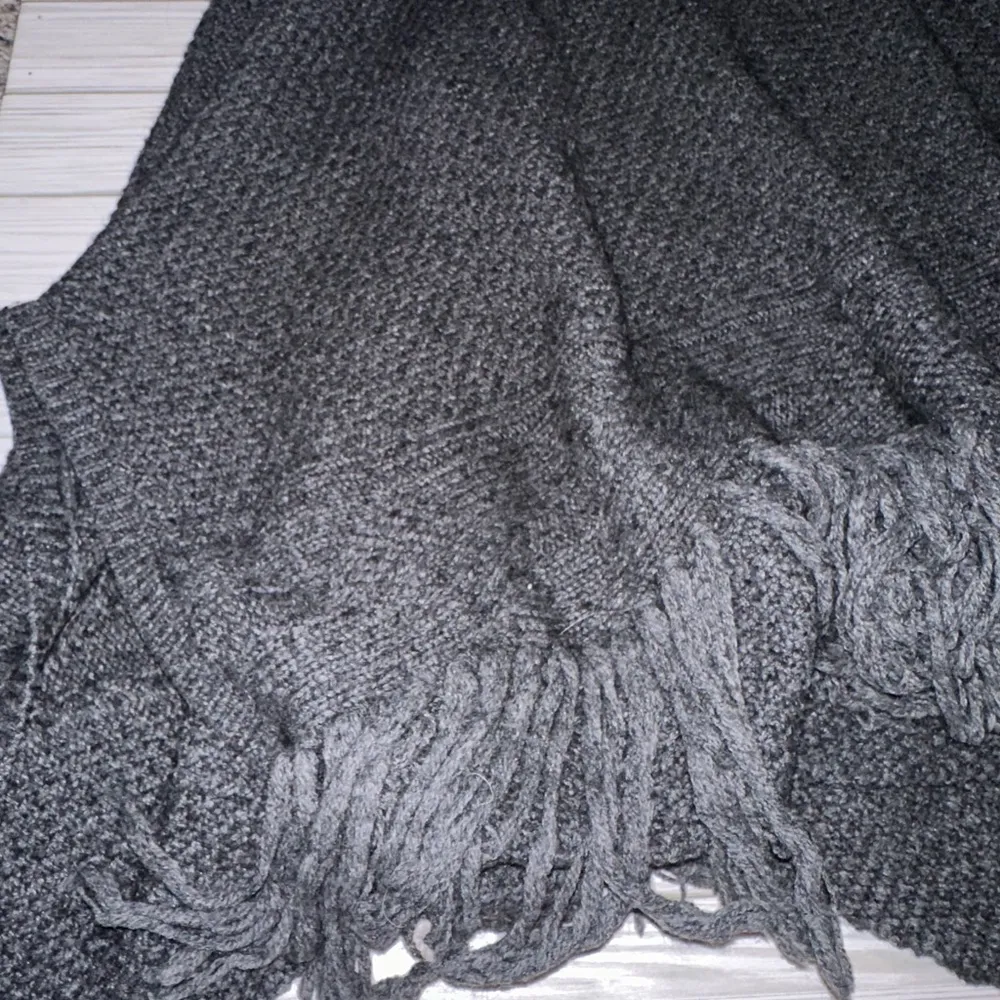 Coldwater Creek One Size Thick Gray Sweater Poncho - Image 2