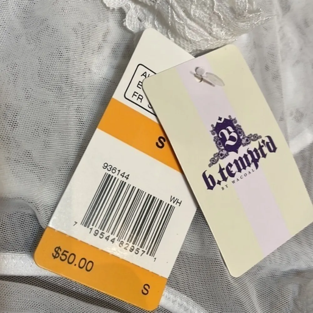 b.tempted by Wacoal Ciao Bella Low Plunge Neck Bodysuit women’s white top sz S - Image 5