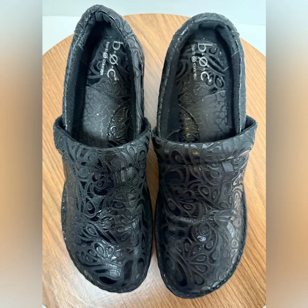 B.O.C Born Concept Womens Black Peggy Embossed Clog Shoes Size 8.5 M - Image 3