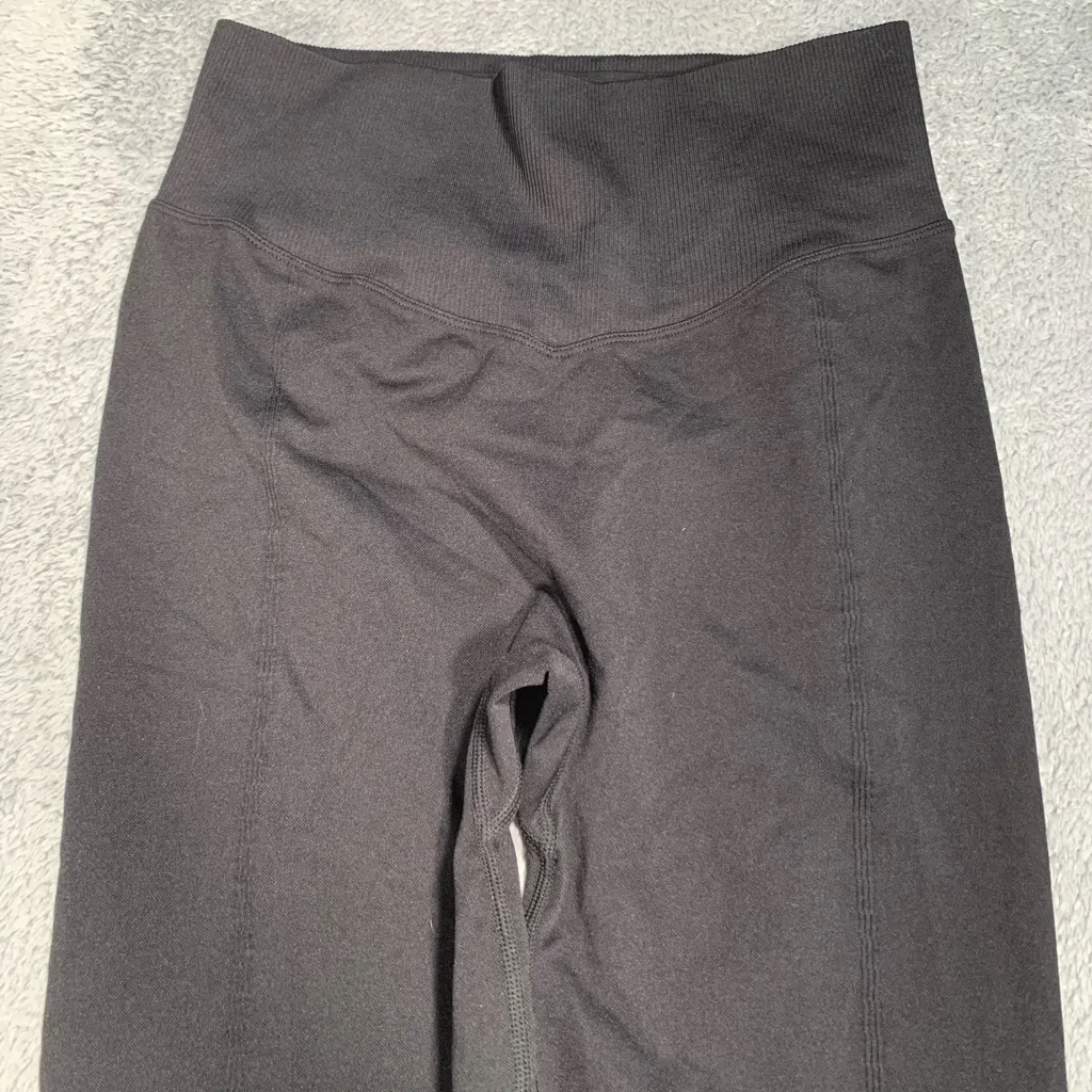 PINK Victoria's Secret Black Leggings medium/short - Image 2