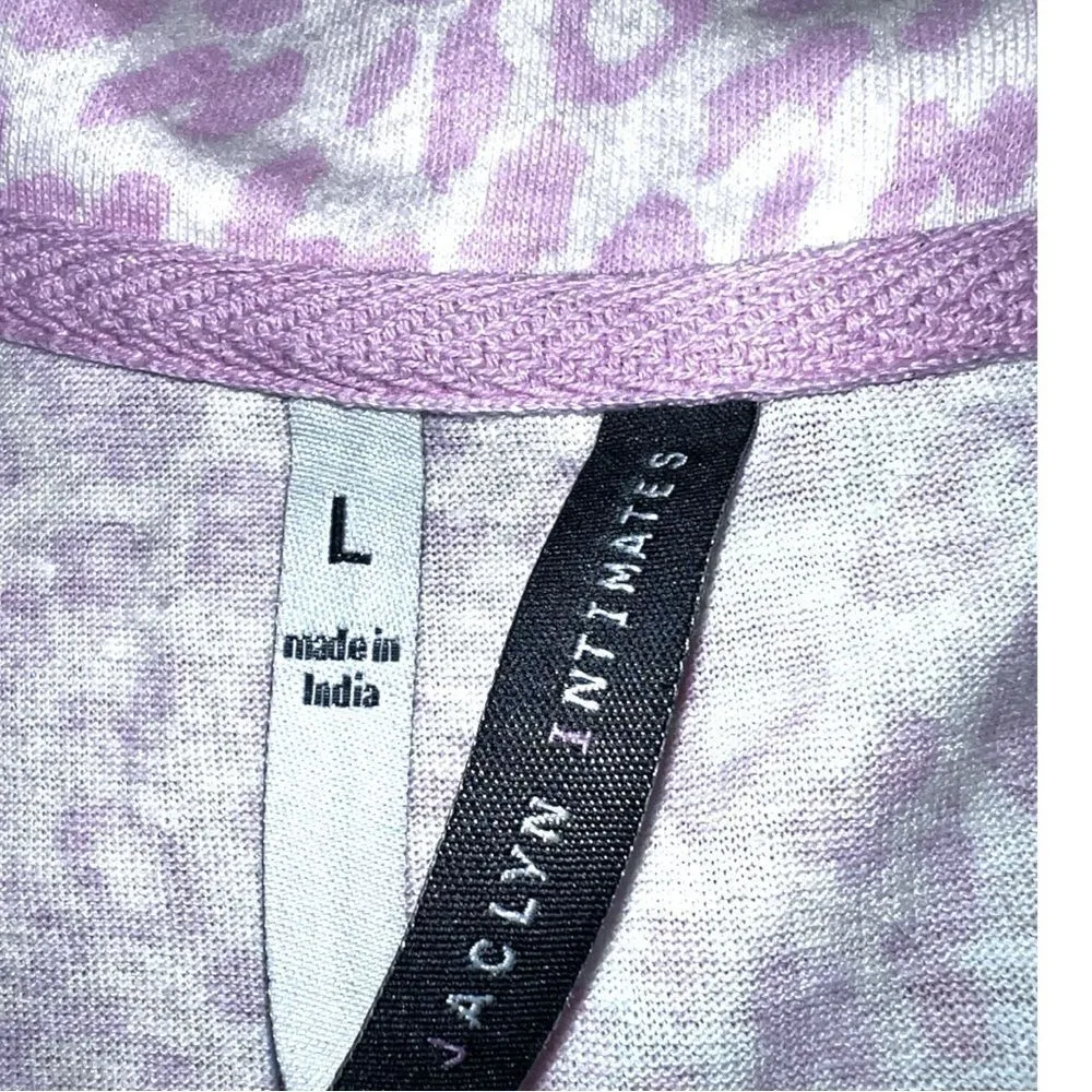 Jaclyn Smith 2 piece white pj set with pink leopard print! - Image 4