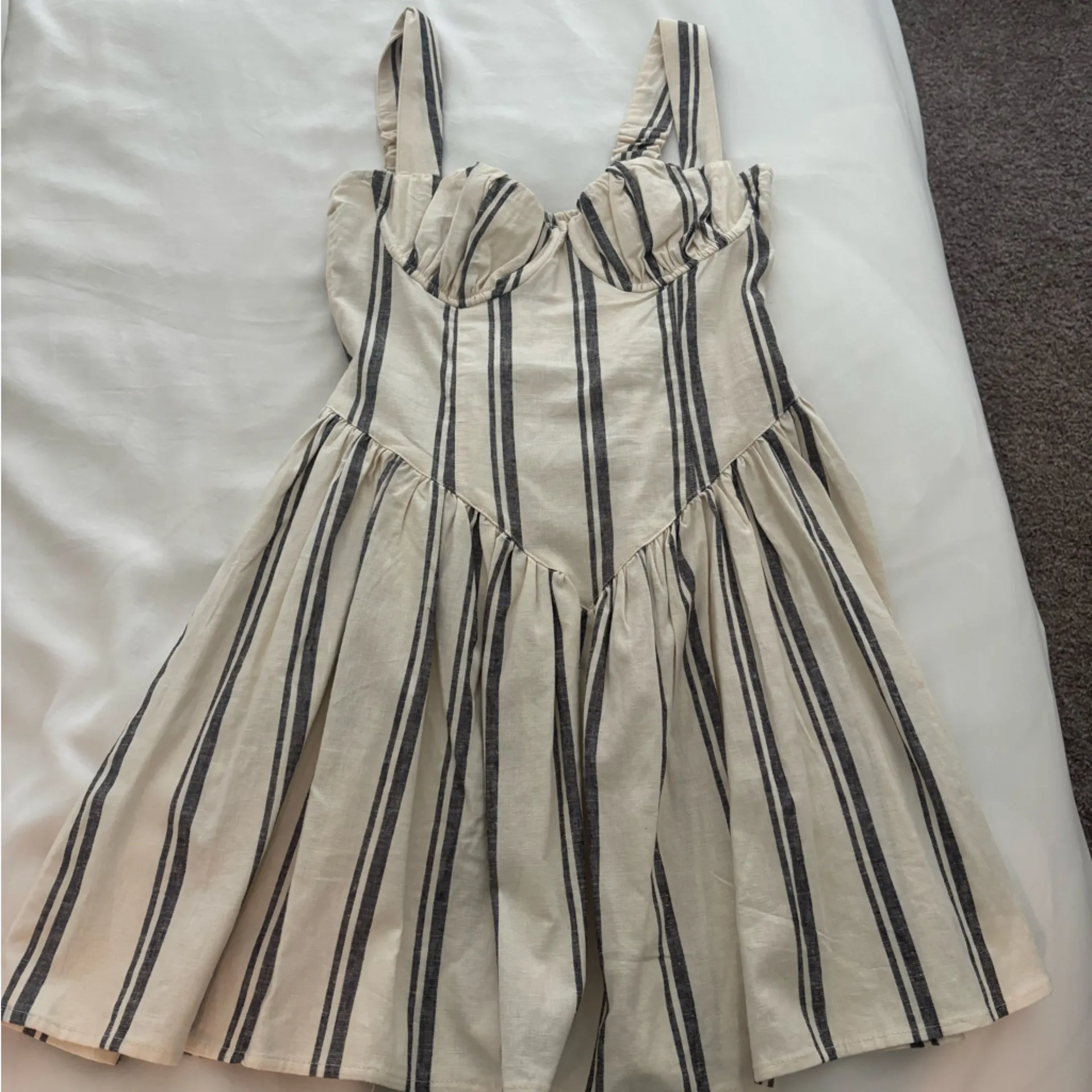 Future collective dress Size 0 - Image 3