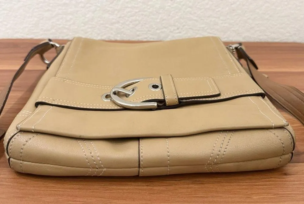 Vintage COACH 8A07 Soho Flap Butter Beige Soft Leather Messenger Shoulder Bag - Image 4