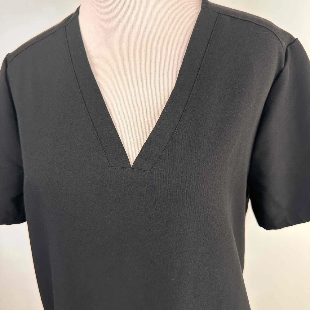 Figs Black Casma Three-Pocket Short Sleeve Scrub Top Size Medium - Image 2