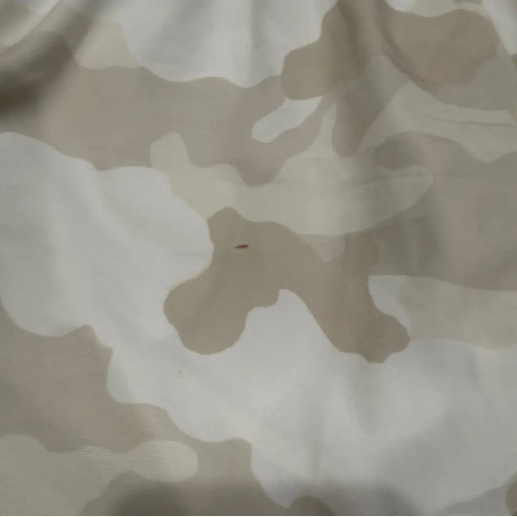 Old Navy Cream Mid-Rise StretchTech Run Shorts - Image 4