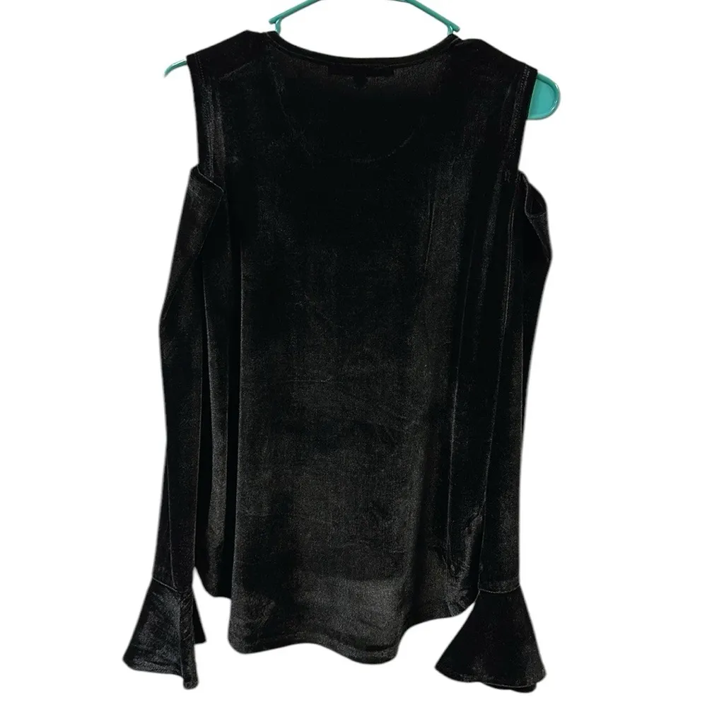 Harve Benard Black Velvet Long Sleeve Cold Shoulder Bell Cuff Top Womens Small - Image 7