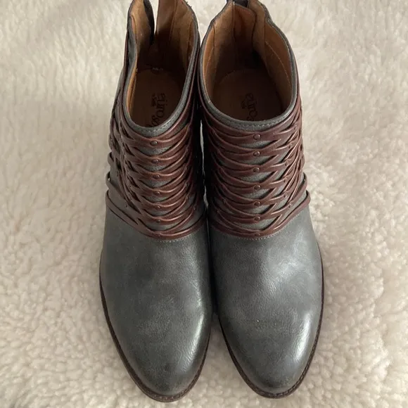 Euro Soft booties brand new never worn size 11 very elegant heel is 3 inches - Image 2