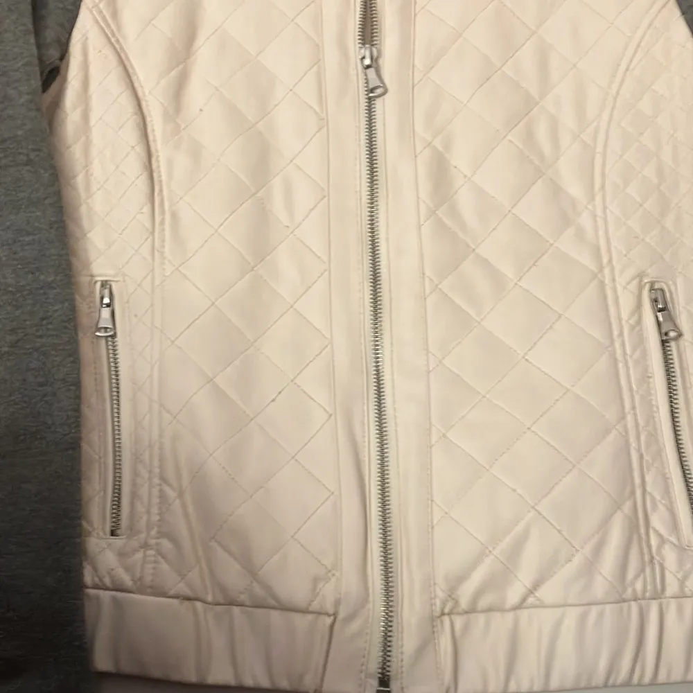 Xhilaration  quilted bomber jacket - Image 6