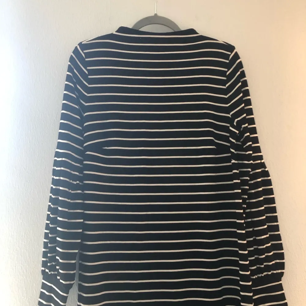 Ann Taylor Dress Sheath Black & White Stripes Bateau Stand-Away Collar Sz M EUC - Image 2