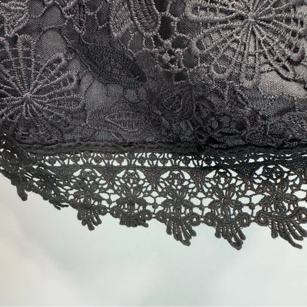 KAii Elegant Black Floral Lace Overlay Sleeveless Peplum Top Whimsigoth Coquette Size L - Image 11