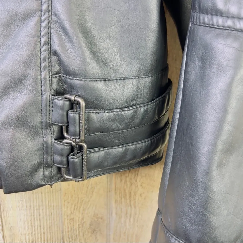 Vintage Rocawear XL Black Buttery Soft Faux Leather W/ROC Zipper Pulls & pockets - Image 5