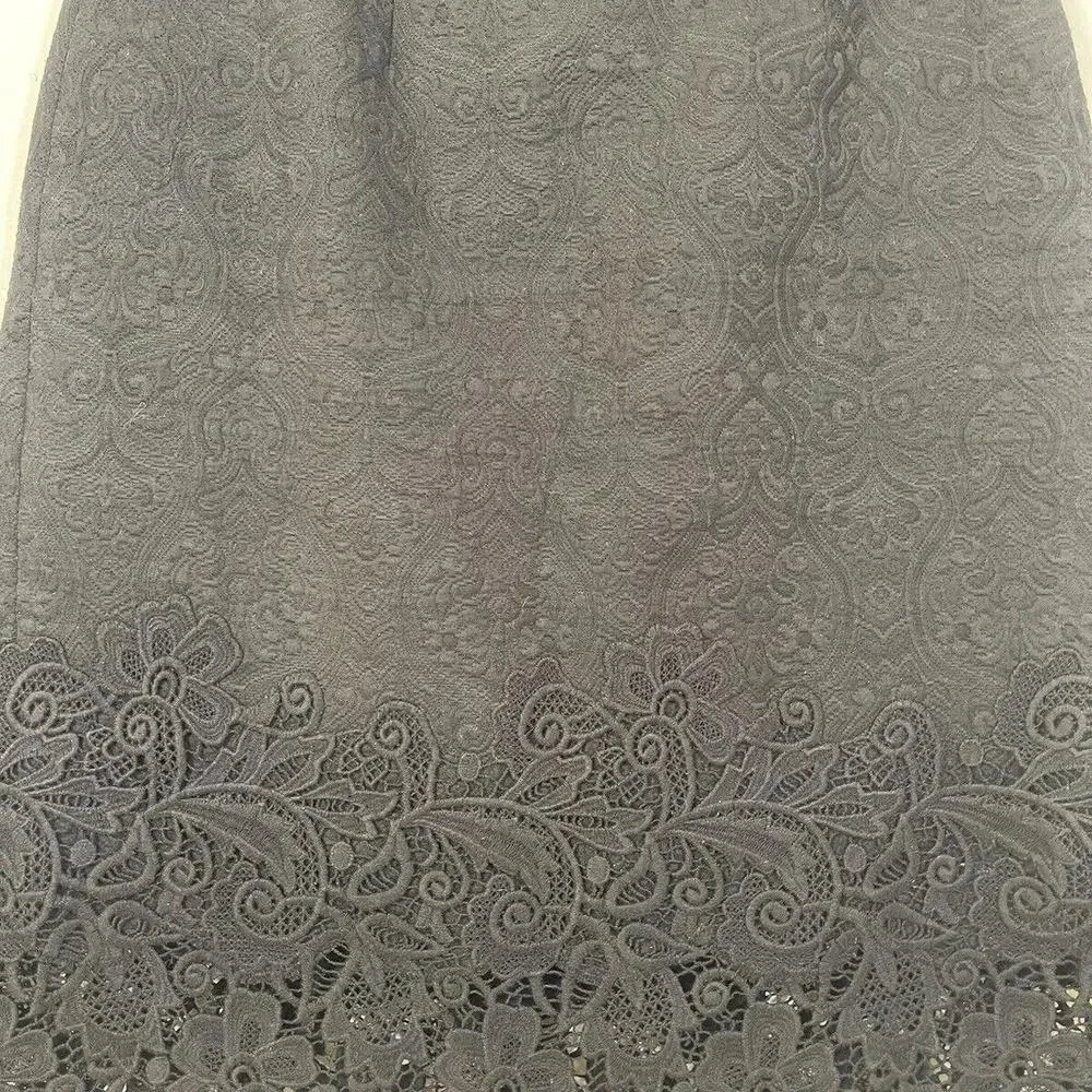 Rebecca Taylor Pique Floral Lace-Hem Fitted Tube Skirt in Black Size 8 - Image 4