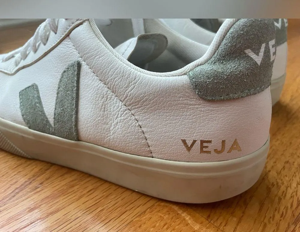 Veja Sneakers - white and green size 8 - Image 2