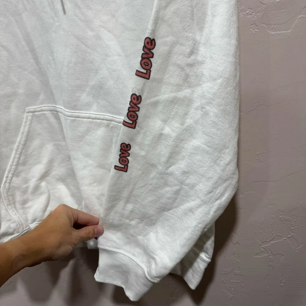 Love Never Fails Heart Hoodie White Size M - Image 3