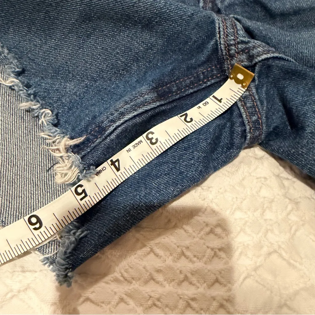 Old Navy Women's High Rise Slouchy Straight Jean Shorts - Blue - Image 6