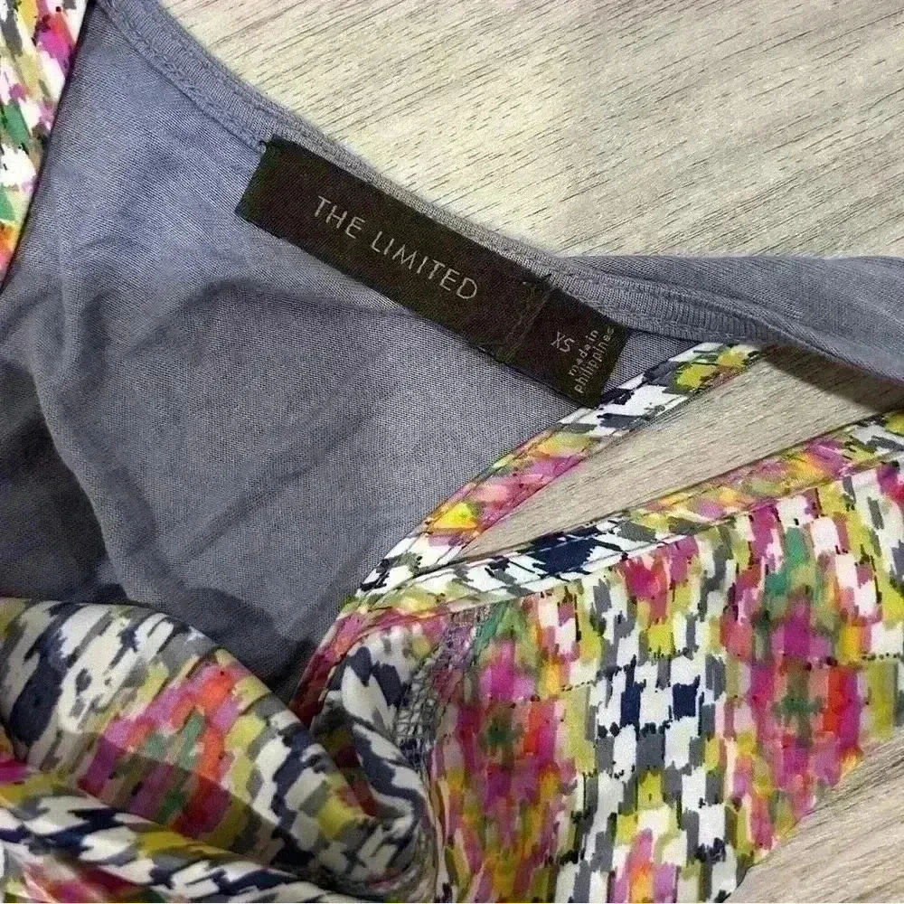 The Limited Satin Colorful Snake Print V Neck Tank Top Sleeveless Shirt Size XS - Image 2