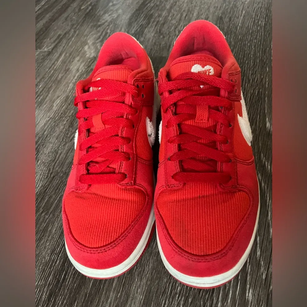 Nike Dunk Low Valentines Day - Image 3